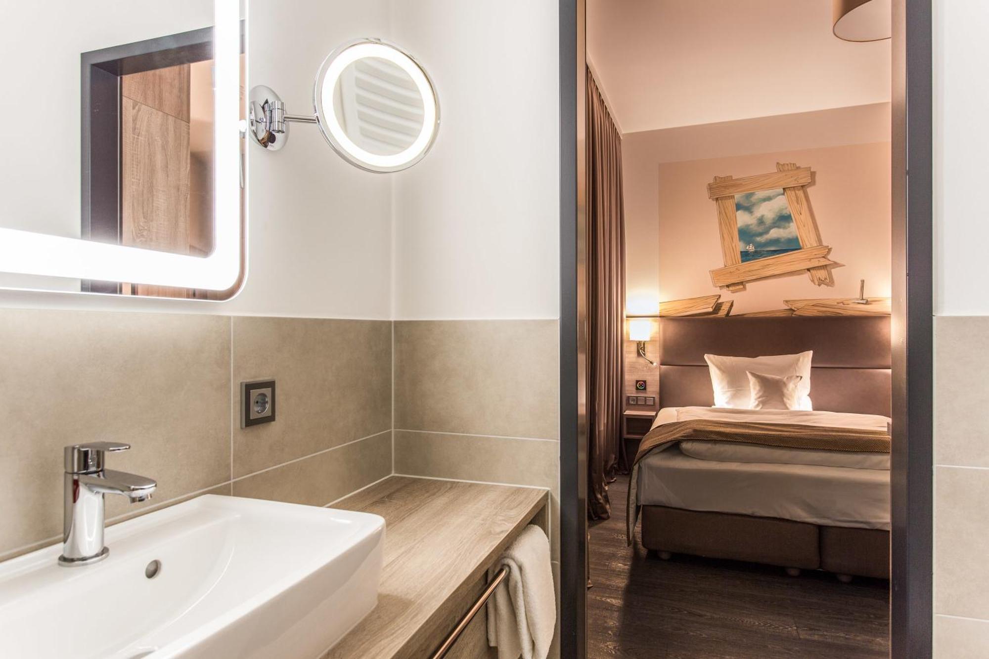 Single Room Small,699592087:JPEG